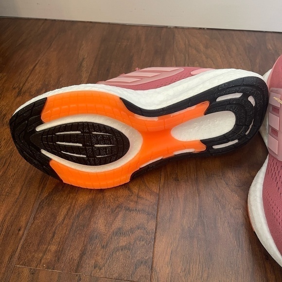 NWT Adidas Pureboost 22 W Sneaker - Picture 5 of 6